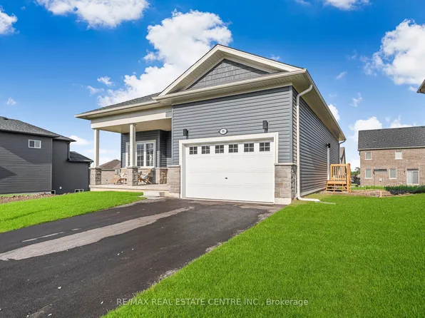 99 Hillcrest Rd, Pt Colborne, ON L3K 6E4