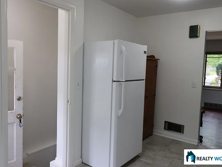 2131 S 57th St — Photo 12