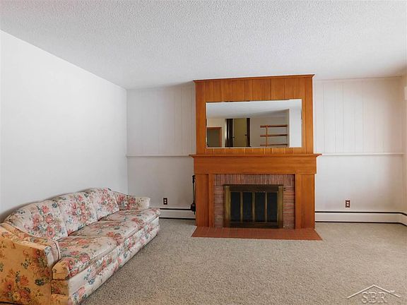 3rd image of 1125 Washburn Pl W