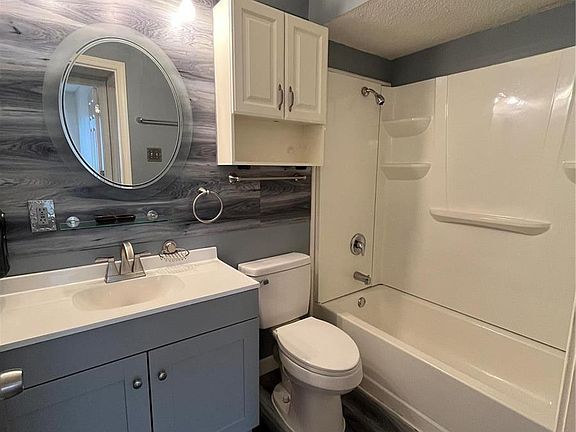 5th image of 11143 Whispering Oaks Dr