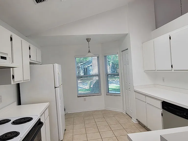 4201 NW 23rd Ter — Photo 10