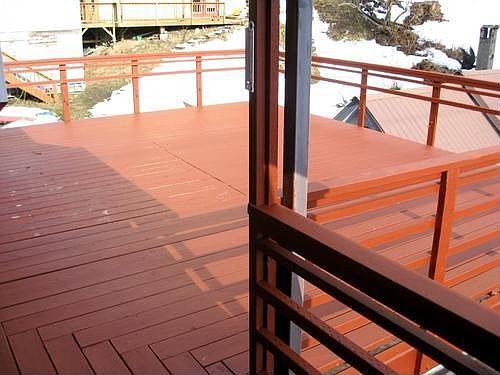 Upper unit deck