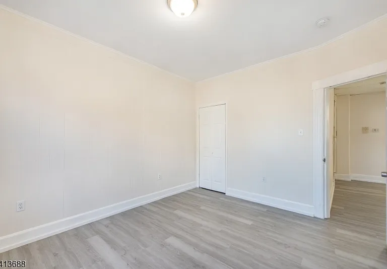 226 Franklin Ave #2R — Photo 5