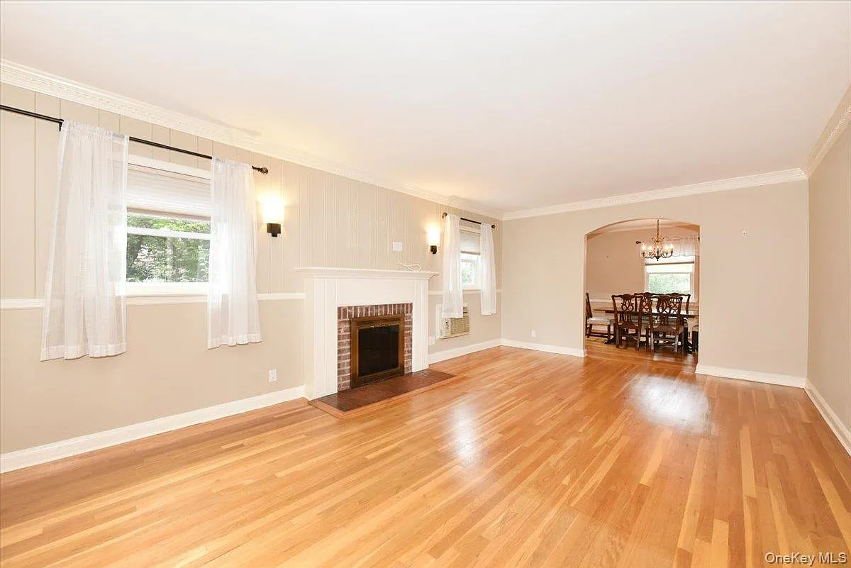 3 bed, 2.5 bath, 1912 sqft, $6,000 — Photo 4