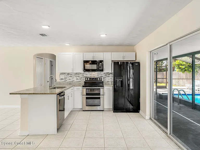 365 Hula Cir — Photo 3