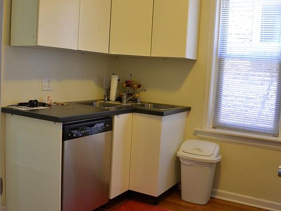 2nd image of 3536 W Belmont Ave APT 2