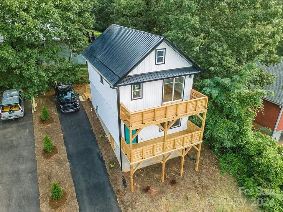 15 Alta Ave