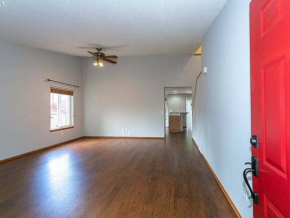 4th image of 3010 NE Kaster Dr