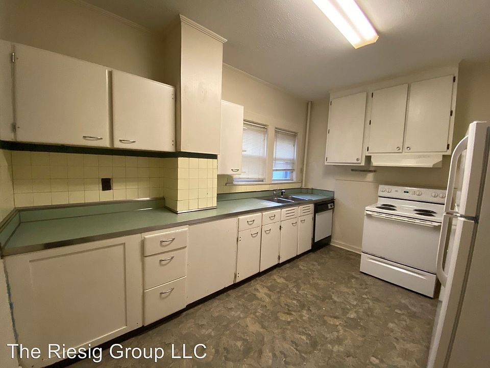 1st image of 318 Grosvenor Ave APT 1