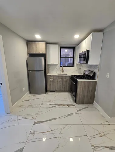 30 Bergen Ave Photo 1