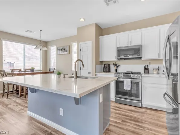 7611 Houston Peak St, Las Vegas, NV 89166