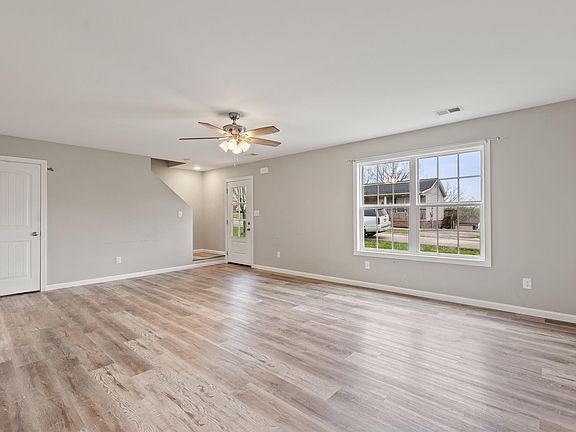 3rd image of 41 Rhonda Kay Dr
