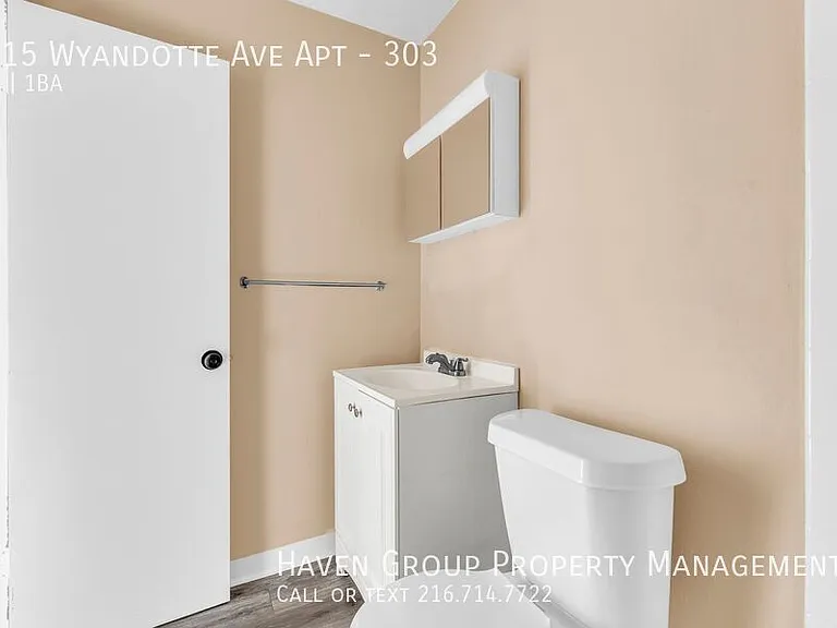 1415 Wyandotte Ave #303 — Photo 14