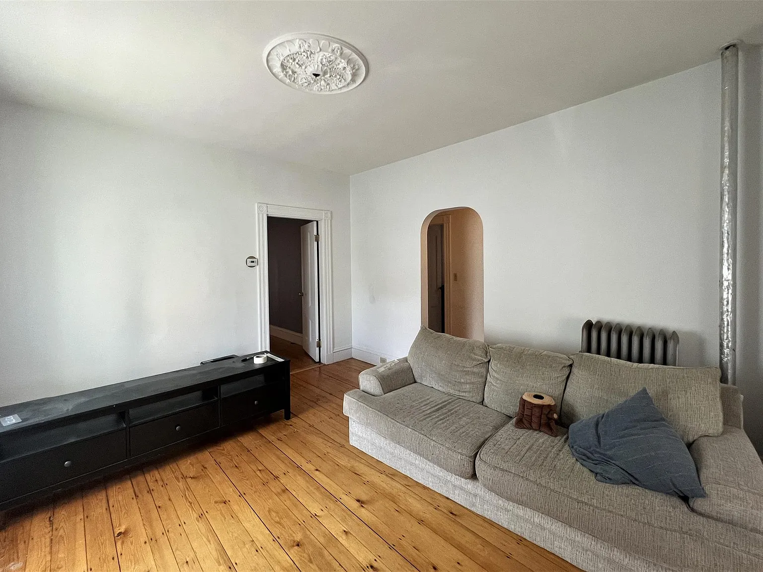 1 bed, 570 sqft, $2,750 — Photo 2