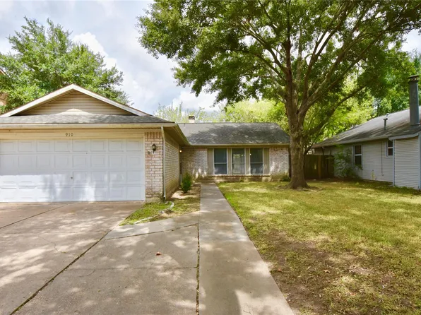 910 Golden West Dr, Katy, TX 77450