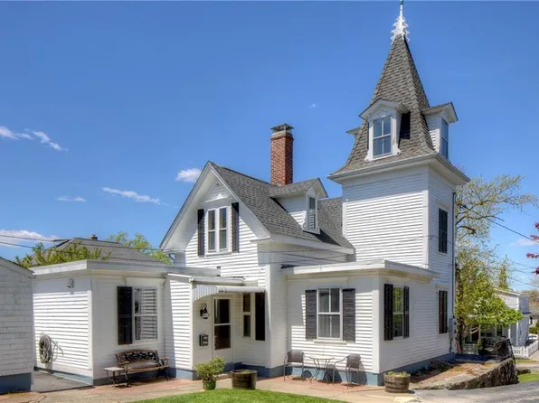 132 Bay View Ave, Bristol, RI 02809