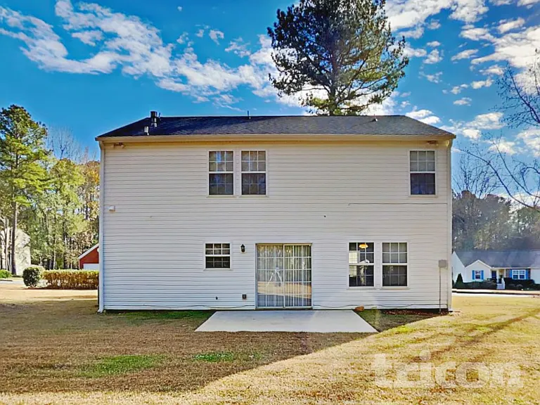 4586 Darrowby Dr — Photo 16