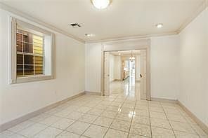 4th image of 2831 Constance St #Up