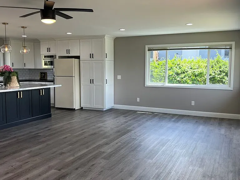 7370 Pembroke Dr — Photo 10