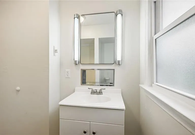 328 James St — Photo 19
