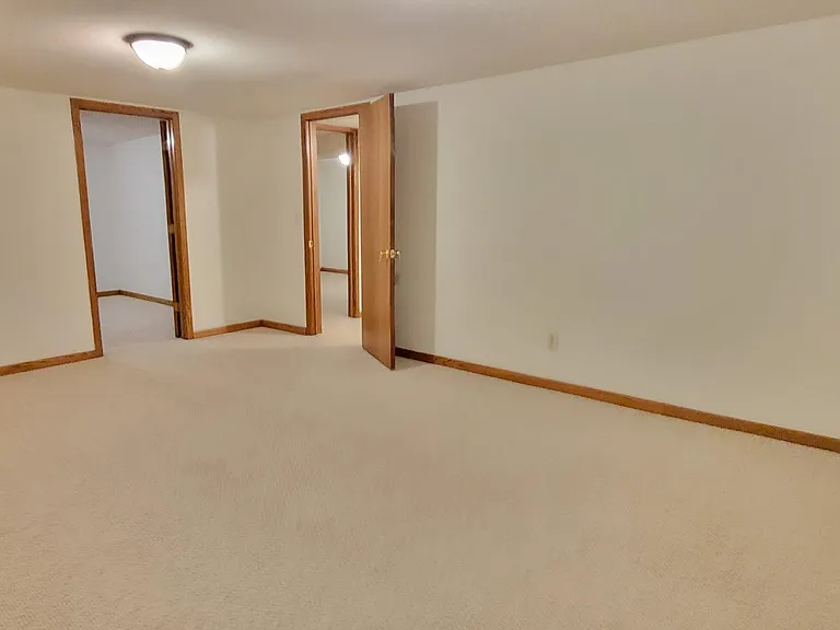 14411 W Maple St — Photo 30