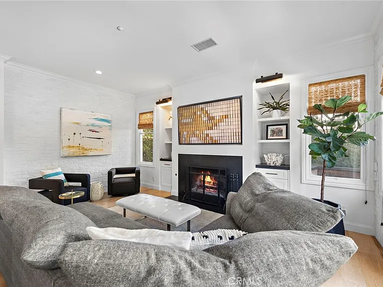20 Cape Danbury — Photo 24