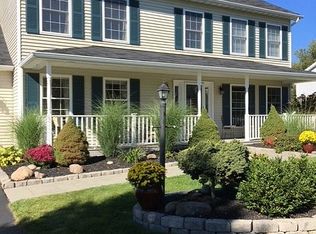 7252 Montgomery Ln, Victor, NY 14564