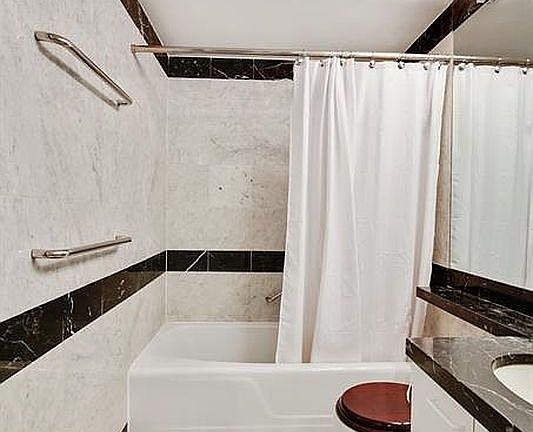 4th image of 150 W 56th St APT 2804