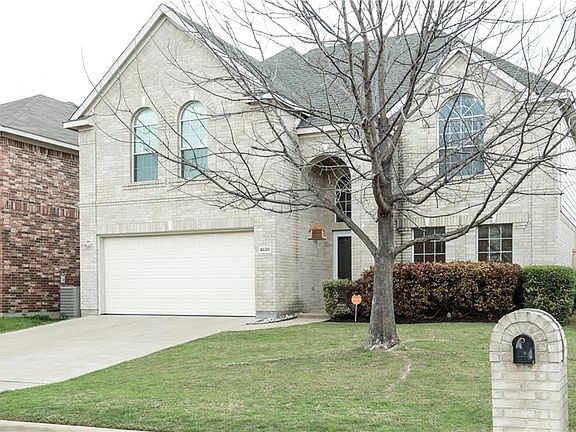 3rd image of 4628 Summer Oaks Ln