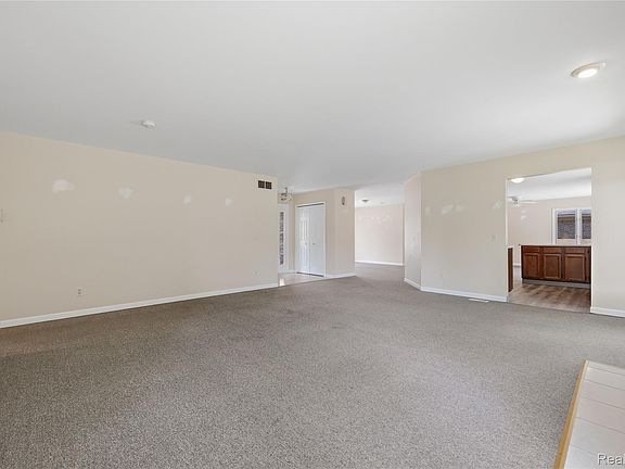 5th image of 34294 Maple Lane Dr