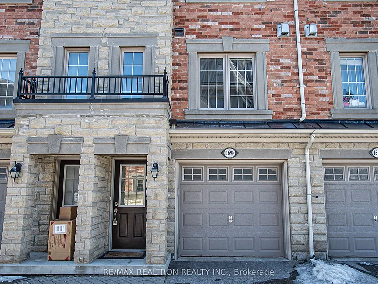169 N Finch Ave E — Photo 2