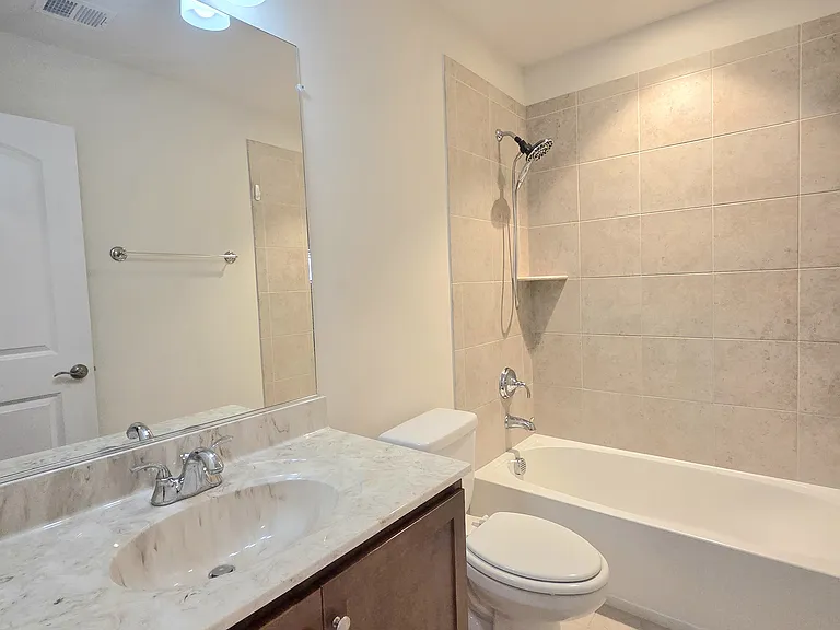 1343 Gilmore St — Photo 30