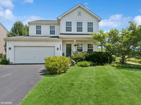 31577 N Clearwater Dr, Lakemoor, IL 60051