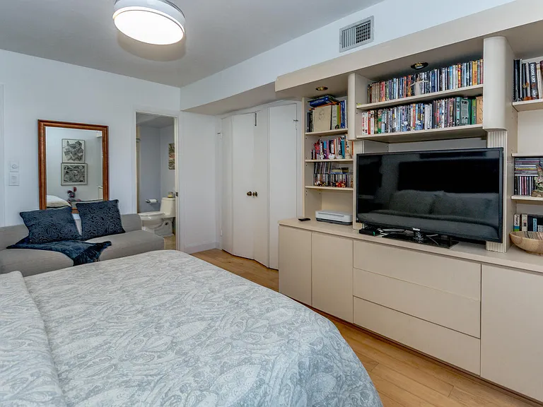 5570 Piping Rock Dr — Photo 22