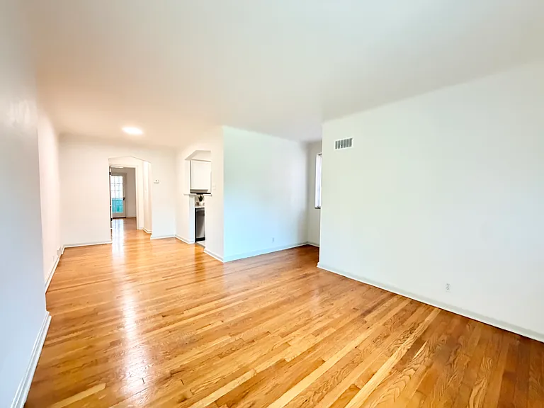 6337 Sutherland Ave #1F — Photo 6