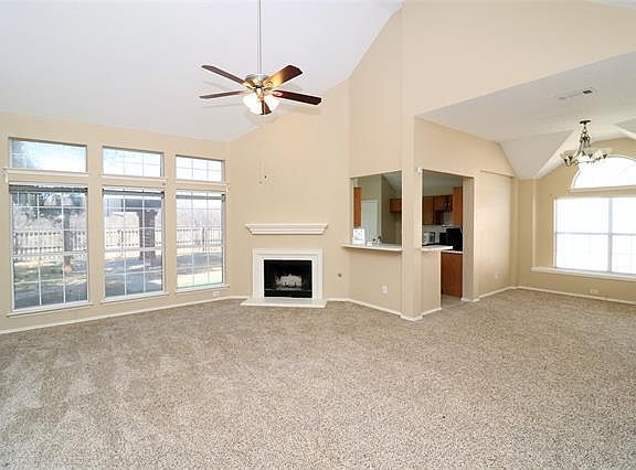 5th image of 501 E Lynn Creek Dr