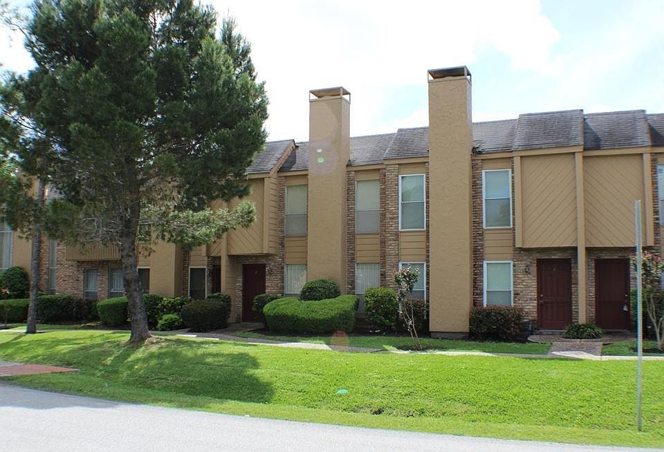 1st image of 3303 W Greenridge Dr APT 3