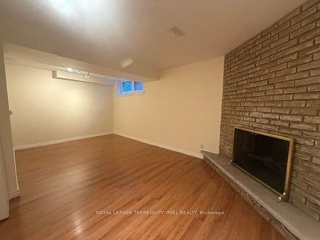 8 Farmstead Rd — Photo 32