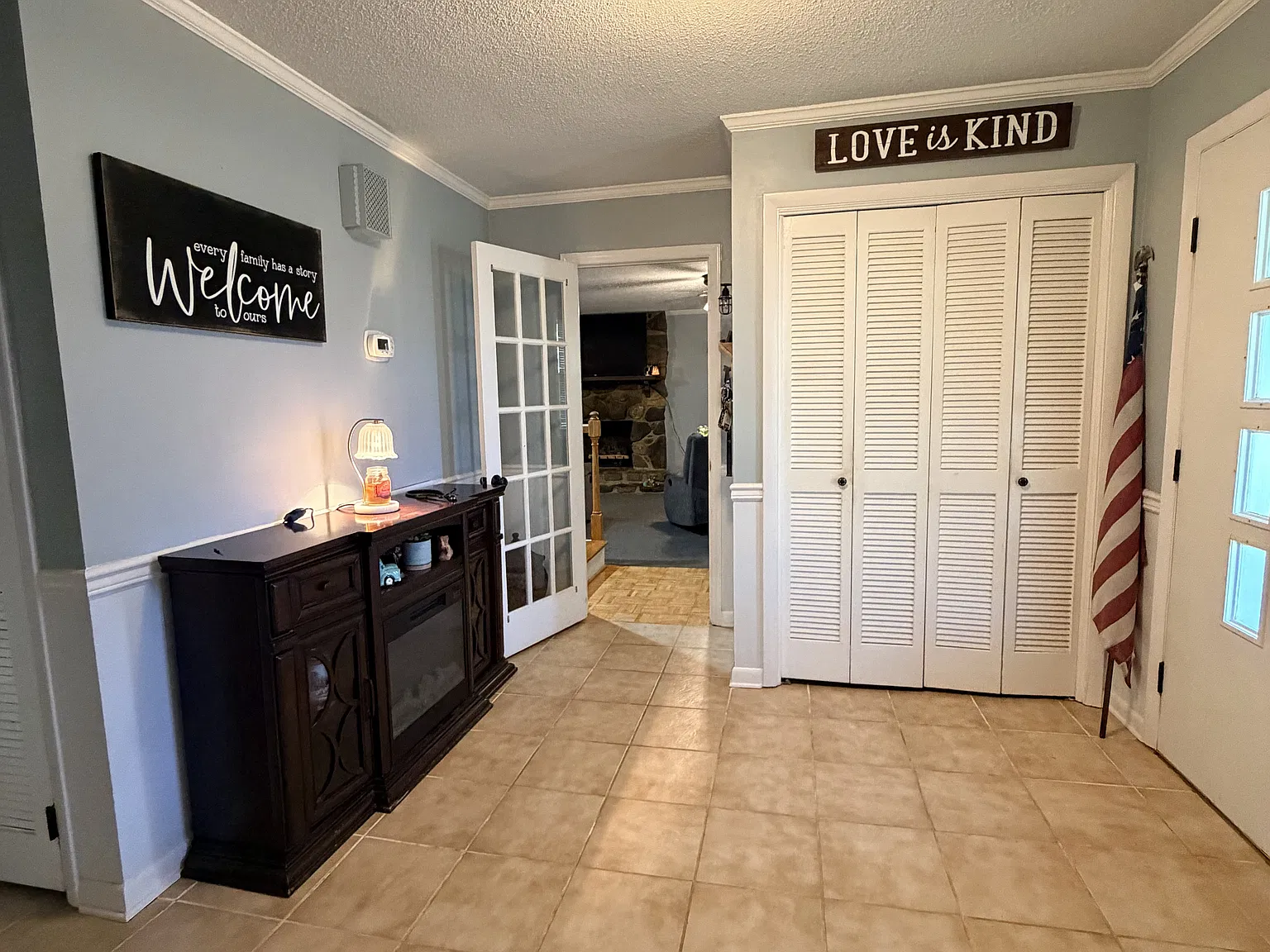 3 bed, 2.5 bath, 2300 sqft, $1,900 — Photo 4