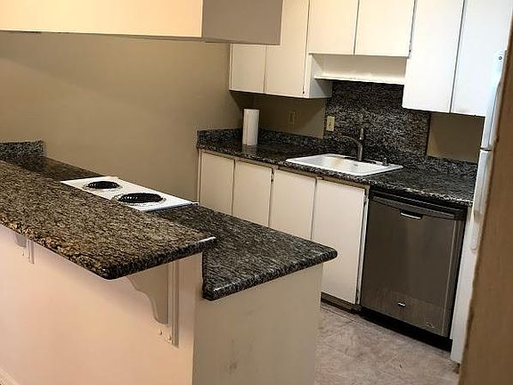 5th image of 125 Connemara Way APT 57