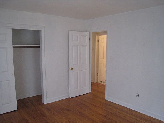 4th image of 902 Central Ave