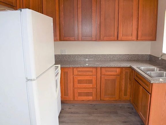 5th image of 4142 Crown St