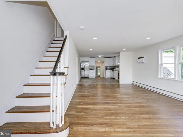 514 Chapel Ave W, Cherry Hill, NJ 08002