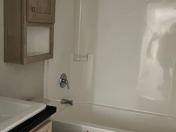 3rd image of 227 Savannah Cir