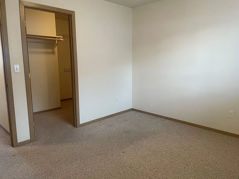 595 Eastmont Ave — Photo 7