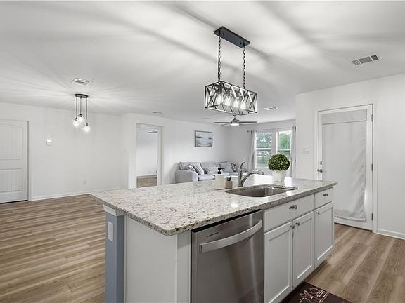 4th image of 60417 Culper Dr