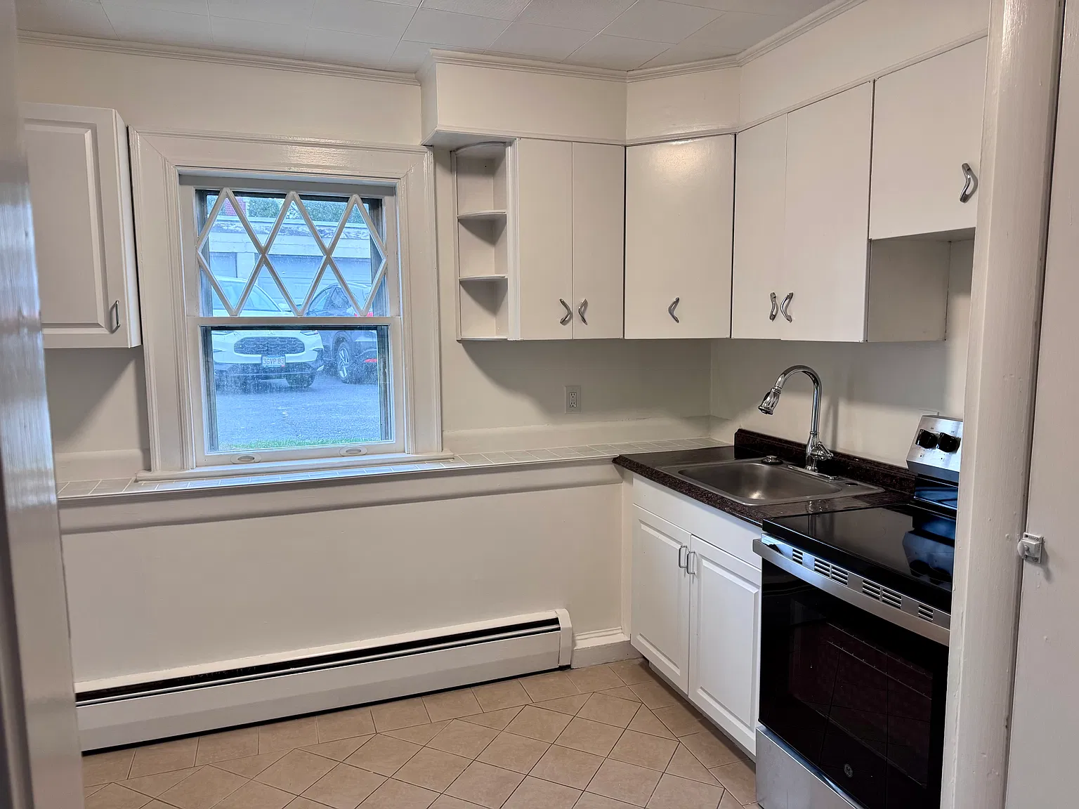 1 bed, 900 sqft, $1,900 — Photo 4