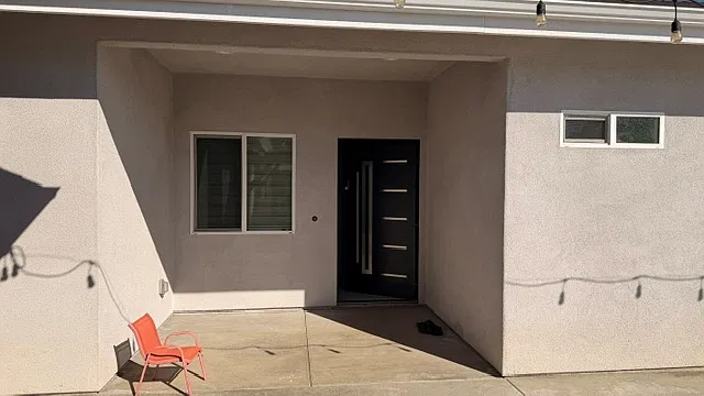 3 bed, 1200 sqft, $3,500 — Photo 3