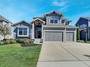9014 W 165th Ter, Overland Park, KS 66085