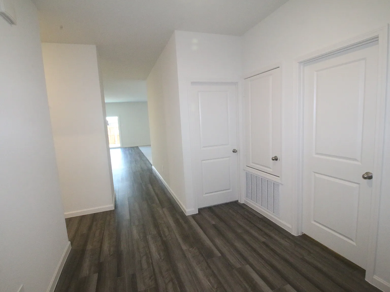 4 bed, 1827 sqft, $2,895 — Photo 3